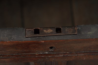 Lot 1522 - A 17TH CENTURY OAK MARRIAGE COFFER