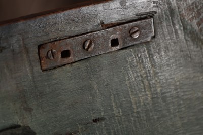 Lot 1522 - A 17TH CENTURY OAK MARRIAGE COFFER
