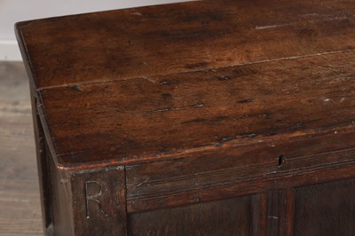 Lot 1522 - A 17TH CENTURY OAK MARRIAGE COFFER