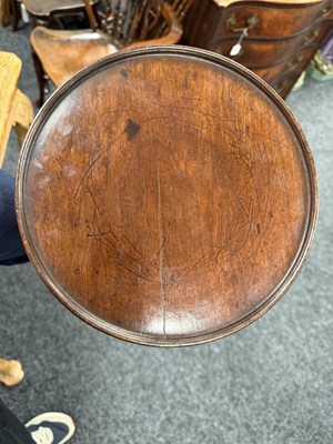 Lot 1685 - A FINE GEORGE III CARVED MAHOGANY KETTLE STAND
