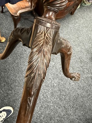 Lot 1685 - A FINE GEORGE III CARVED MAHOGANY KETTLE STAND