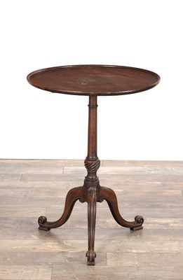 Lot 1627 - A GEORGE III MAHOGANY TRIPOD TABLE IN THE MANNER OF THOMAS CHIPPENDALE