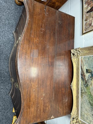 Lot 1569 - A GEORGE III MAHOGANY GENTLEMAN'S SERPENTINE FRONT DRESSING CHEST