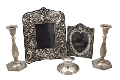 Lot 82 - A COLLECTION OF 20TH CENTURY ENGLISH SILVER ITEMS