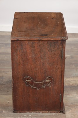 Lot 1517 - A GEORGE II MAHOGANY COLLECTORS CABINET WITH TWIN MIRRORED DOORS