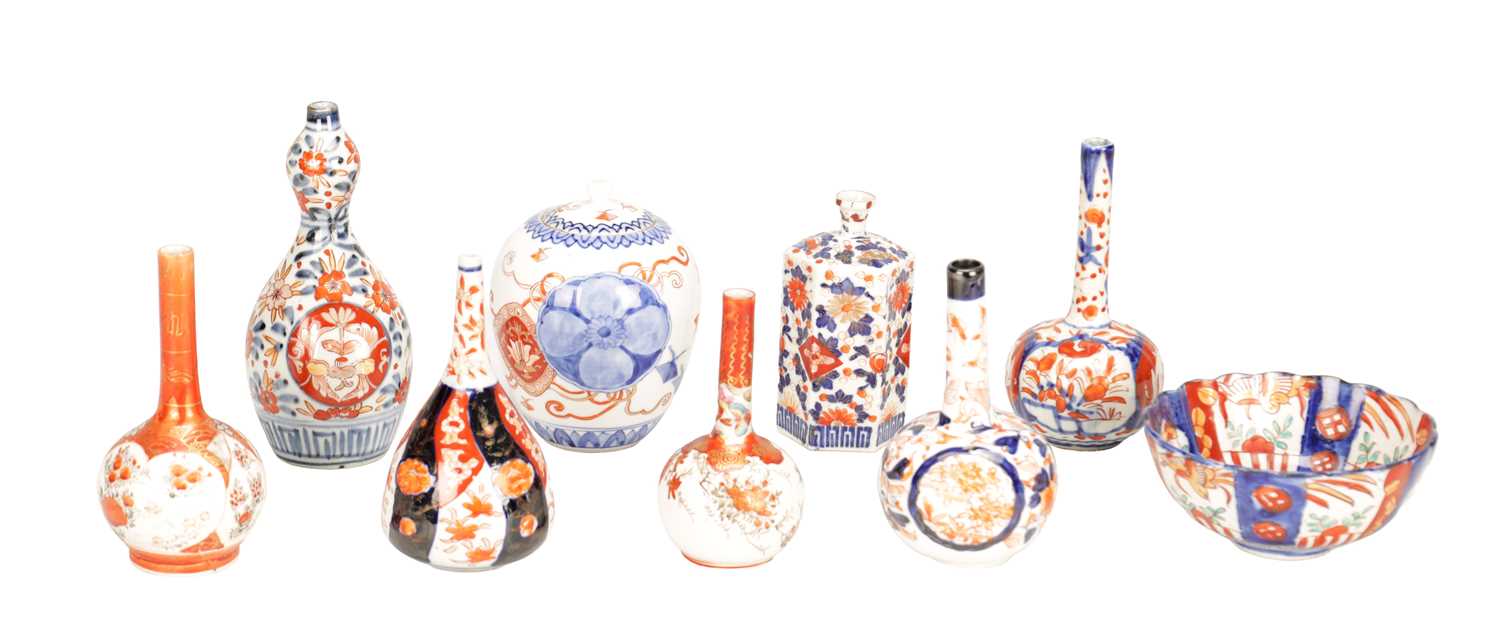 Lot 806 - A COLLECTION OF NINE PIECES OF JAPANESE PORCELAIN