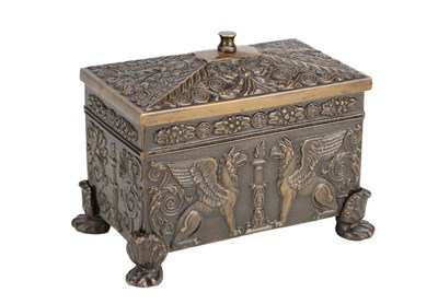 Lot 1128 - A 19TH CENTURY GRAND TOUR PATINATED BRONZE BOX