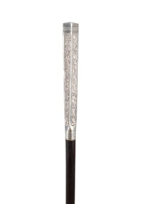 Lot 1443 - A FINE 19TH CENTURY JAPANESE SILVER MOUNTED WALKING STICK WITH A TRI-FACETED HANDLE AND ROSEWOOD SHAFT