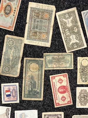 Lot 161 - A COLLECTION OF WORLD BANKNOTES AND EMERGENCY ISSUE NOTES