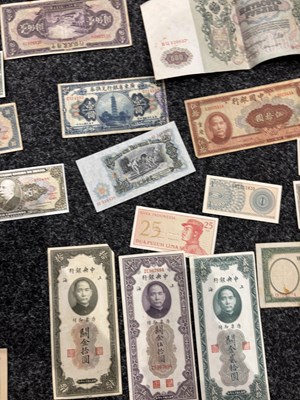 Lot 161 - A COLLECTION OF WORLD BANKNOTES AND EMERGENCY ISSUE NOTES