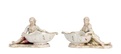 Lot 673 - A PAIR OF LATE 19TH CENTURY / EARLY 20TH CENTURY CONTINENTAL PORCELAIN MEISSEN STYLE FIGURAL SWEETMEAT DISHES