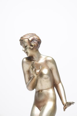 Lot 1089 - JOSEF LORENZL AN ART DECO AUSTRIAN COLD-PAINTED BRONZE FIGURE OF A SEMI-NUDE FEMALE ON ONYX BASE