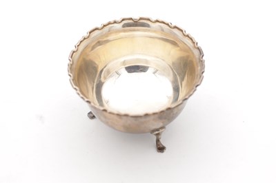 Lot 33 - A GEORGE VI ENGLISH SILVER BOWL ON THREE PAD FEET