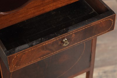 Lot 1510 - A GEORGE III MAHOGANY BEDSIDE COMMODE