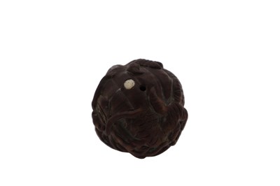 Lot 783 - AN 18TH CENTURY JAPANESE CARVED BOXWOOD NETSUKE