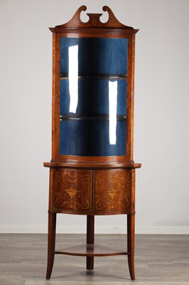 Lot 1529 - AN EDWARDIAN MAHOGANY MARQUETRY INLAID CORNER DISPLAY CABINET
