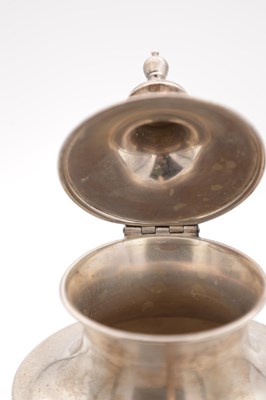 Lot 107 - A 19TH CENTURY STERLING SILVER COFFEE POT