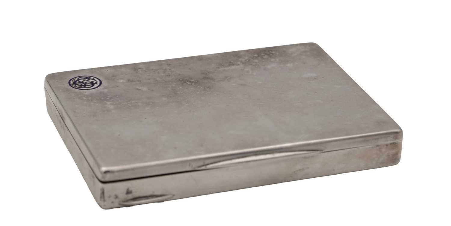 Lot 77 - AN EARLY 20TH CENTURY SILVER CIGARETTE BOX WITH ENAMEL INITIALS
