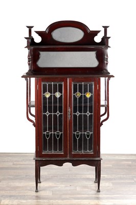 Lot 1591 - AN EDWARDIAN MAHOGANY ART NOUVEAU STYLE DISPLAY CABINET