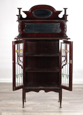 Lot 1591 - AN EDWARDIAN MAHOGANY ART NOUVEAU STYLE DISPLAY CABINET