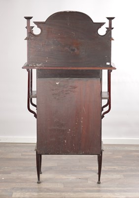 Lot 1591 - AN EDWARDIAN MAHOGANY ART NOUVEAU STYLE DISPLAY CABINET