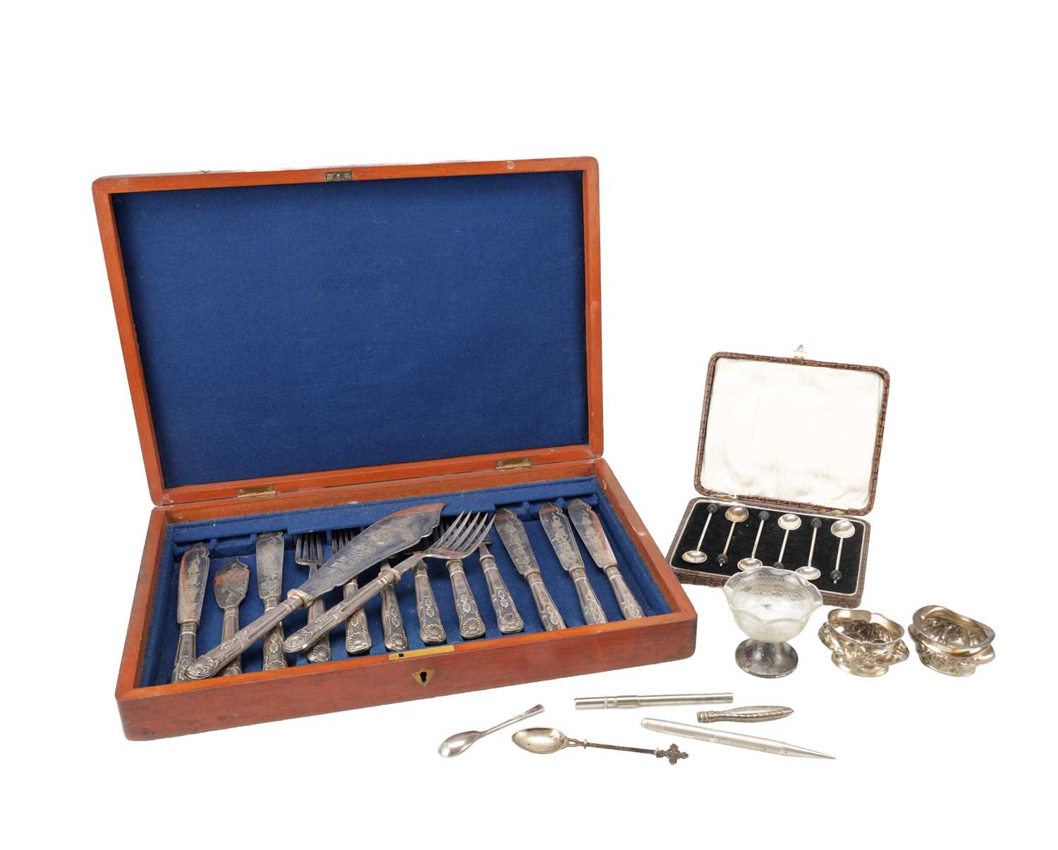 Lot 55 - A COLLECTION OF ENGLISH SILVER AND SILVER PLATED ITEMS