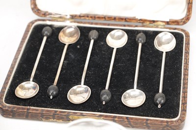 Lot 55 - A COLLECTION OF ENGLISH SILVER AND SILVER PLATED ITEMS