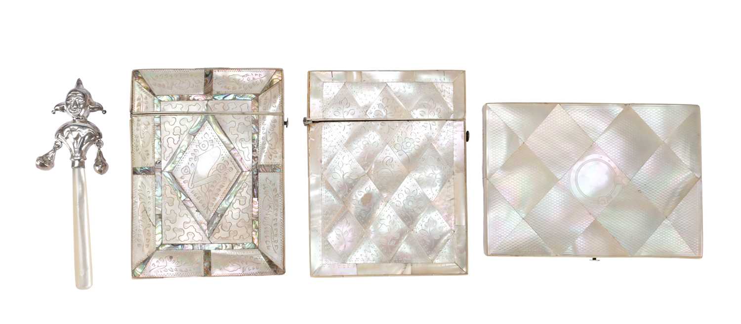 Lot 32 - A COLLECTION OF MOTHER OF PEARL PIECES