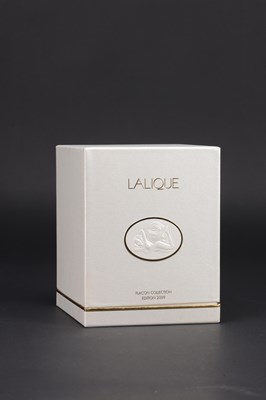 Lot 550 - A LALIQUE GLASS 'APHRODITE' LIMITED EDITION PERFUME BOTTLE