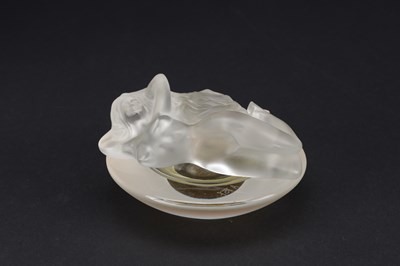 Lot 550 - A LALIQUE GLASS 'APHRODITE' LIMITED EDITION PERFUME BOTTLE