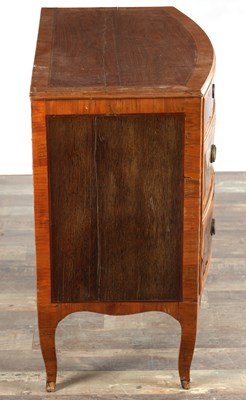 Lot 1537 - AN 18TH CENTURY CONTINENTAL ROSEWOOD AND SATINWOOD CROSS-BANDED BOW-FRONT CHEST OF DRAWERS