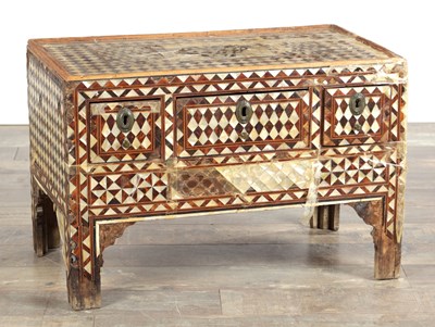 Lot 1388 - AN 18TH CENTURY PERSIAN MOTHER OF PEARL AND TORTOISESHELL INLAID OTTOMAN