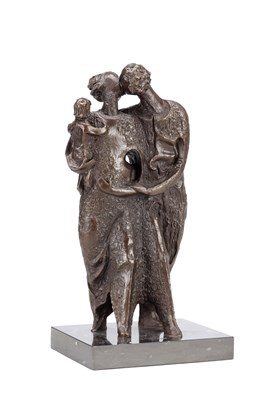 Lot 1150 - A 20TH CENTURY PATINATED BRONZE FIGURE GROUP ON MARBLE BASE