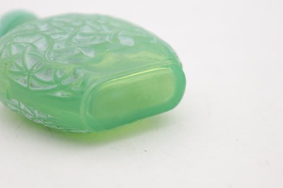 Lot 563 - RENE LALIQUE A LE JADE MOULDED AND FROSTED GREEN GLASS PERFUME BOTTLE