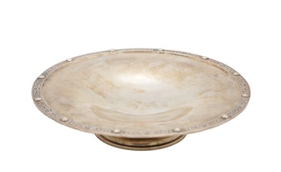 Lot 132 - A SILVER PEDESTAL DISH