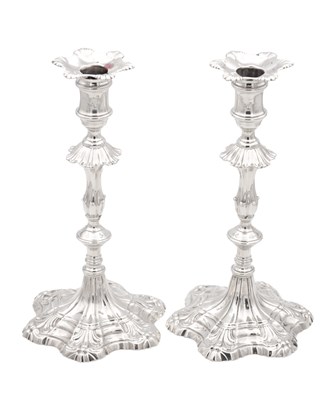 Lot 19 - A FINE PAIR OF GEORGE III ENGLISH CAST SILVER CANDLESTICKS BY EBENEZER COKER