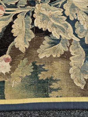 Lot 1122 - A LARGE AND IMPRESSIVE 18TH CENTURY FRENCH VERDURE TAPESTRY