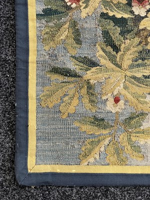 Lot 1122 - A LARGE AND IMPRESSIVE 18TH CENTURY FRENCH VERDURE TAPESTRY