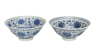 Lot 744 - A PAIR OF 18TH/19TH CENTURY CHINESE BLUE AND WHITE PORCELAIN BOWLS BEARING XUANDE MARKS