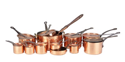 Lot 1121 - A SET OF TWELVE GEORGIAN COPPER SAUCEPANS AND LIDS BEARING THE CREST OF THE SPENCER FAMILY