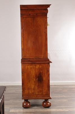 Lot 1492 - A WILLIAM AND MARY BURR WALNUT CROSS-BANDED ESCRITOIRE
