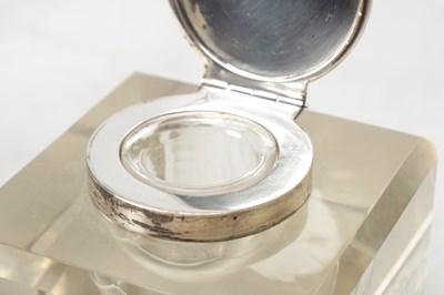 Lot 113 - A VICTORIAN ENGLISH SILVER MOUNTED GLASS INKWELL