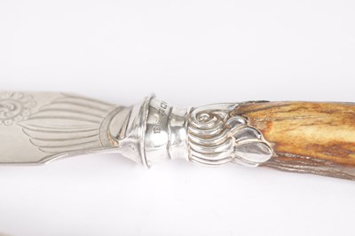 Lot 112 - A SET OF VICTORIAN ENGLISH SILVER AND STAG HORN FISH SERVERS