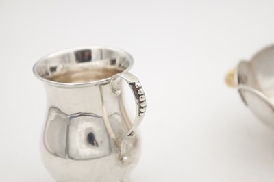 Lot 117 - TWO EARLY 20TH CENTURY ENGLISH SILVER ITEMS