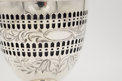 Lot 94 - A 19TH/20TH CENTURY SILVER SUGAR BASKET WITH BLUE GLASS LINER