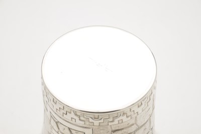 Lot 38 - AN EARLY 20TH CENTURY PERUVIAN SILVER VASE BY CAMUSSO, LIMA