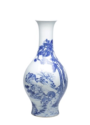 Lot 770 - A LARGE CHINESE BLUE AND WHITE PORCELAIN BALUSTER VASE