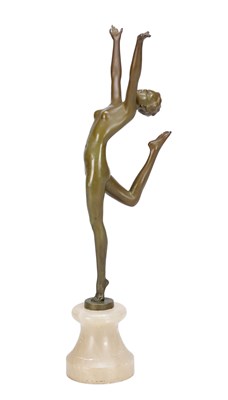 Lot 1108 - AN ART DECO PATINATED BRONZE FIGURE OF A DANCER ON AN ONYX BASE