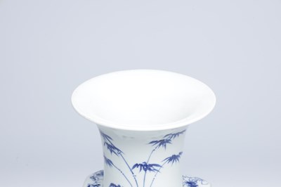 Lot 707 - A CHINESE BLUE AND WHITE PORCELAIN SQUARE VASE