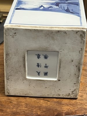 Lot 707 - A CHINESE BLUE AND WHITE PORCELAIN SQUARE VASE